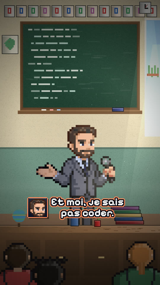Le présentateur devant un tableau de classe
